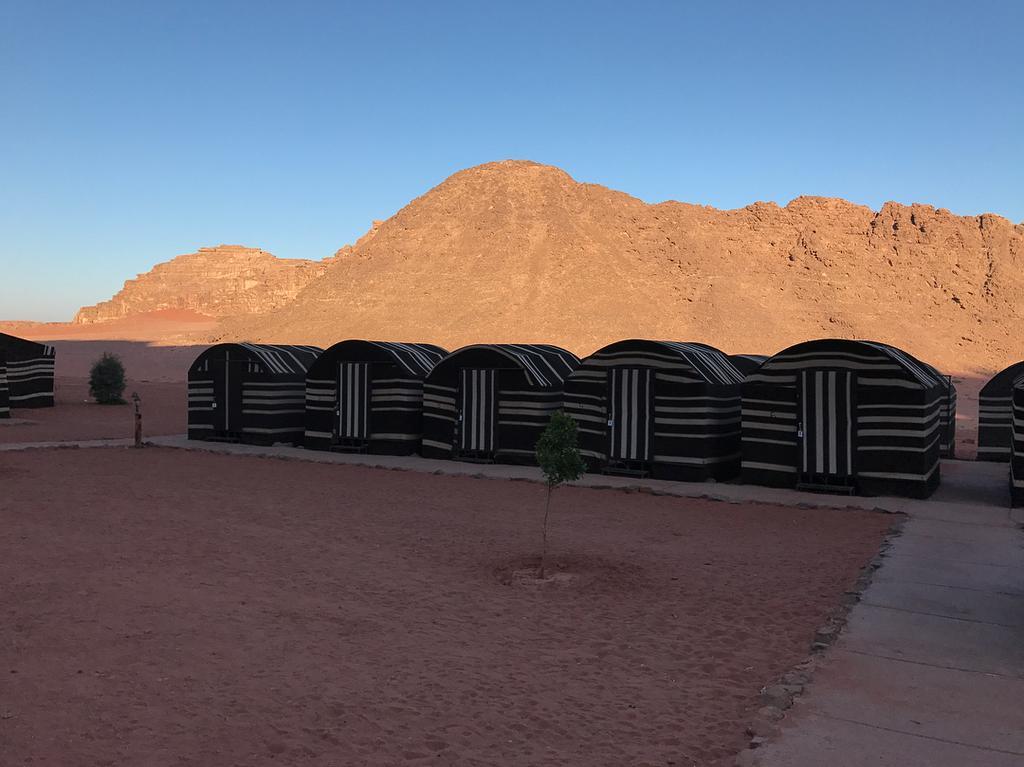Wadi Rum Light Camp Екстер'єр фото