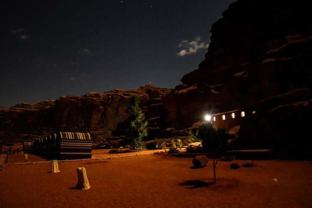 Wadi Rum Light Camp Екстер'єр фото
