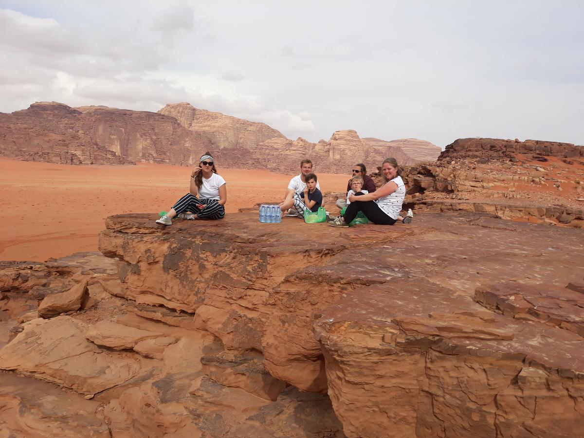 Wadi Rum Light Camp Екстер'єр фото